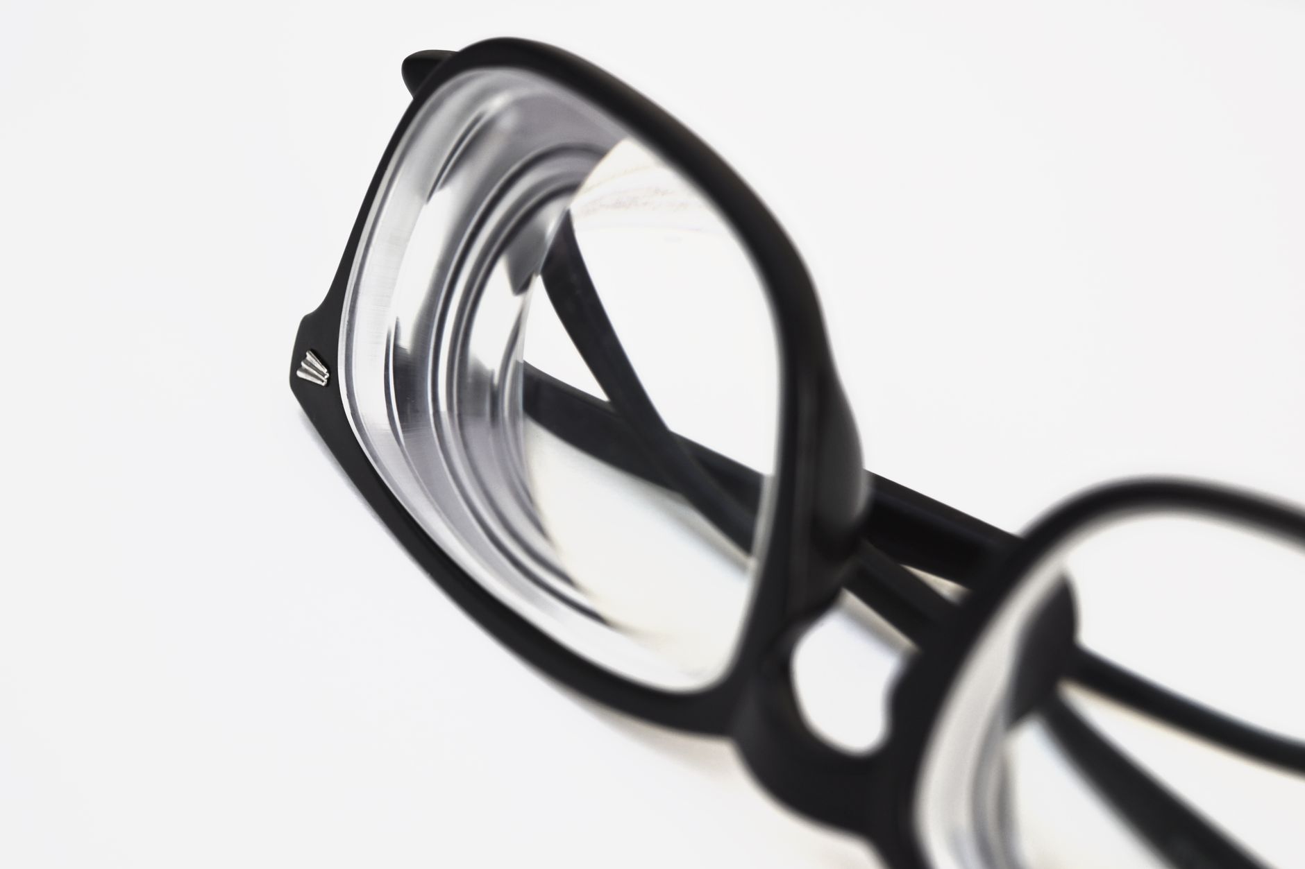 Zoom In on Perfection: The Best Binoculars for 2026 Revealed 9 Close-up of binocular lenses, showcasing optical quality.