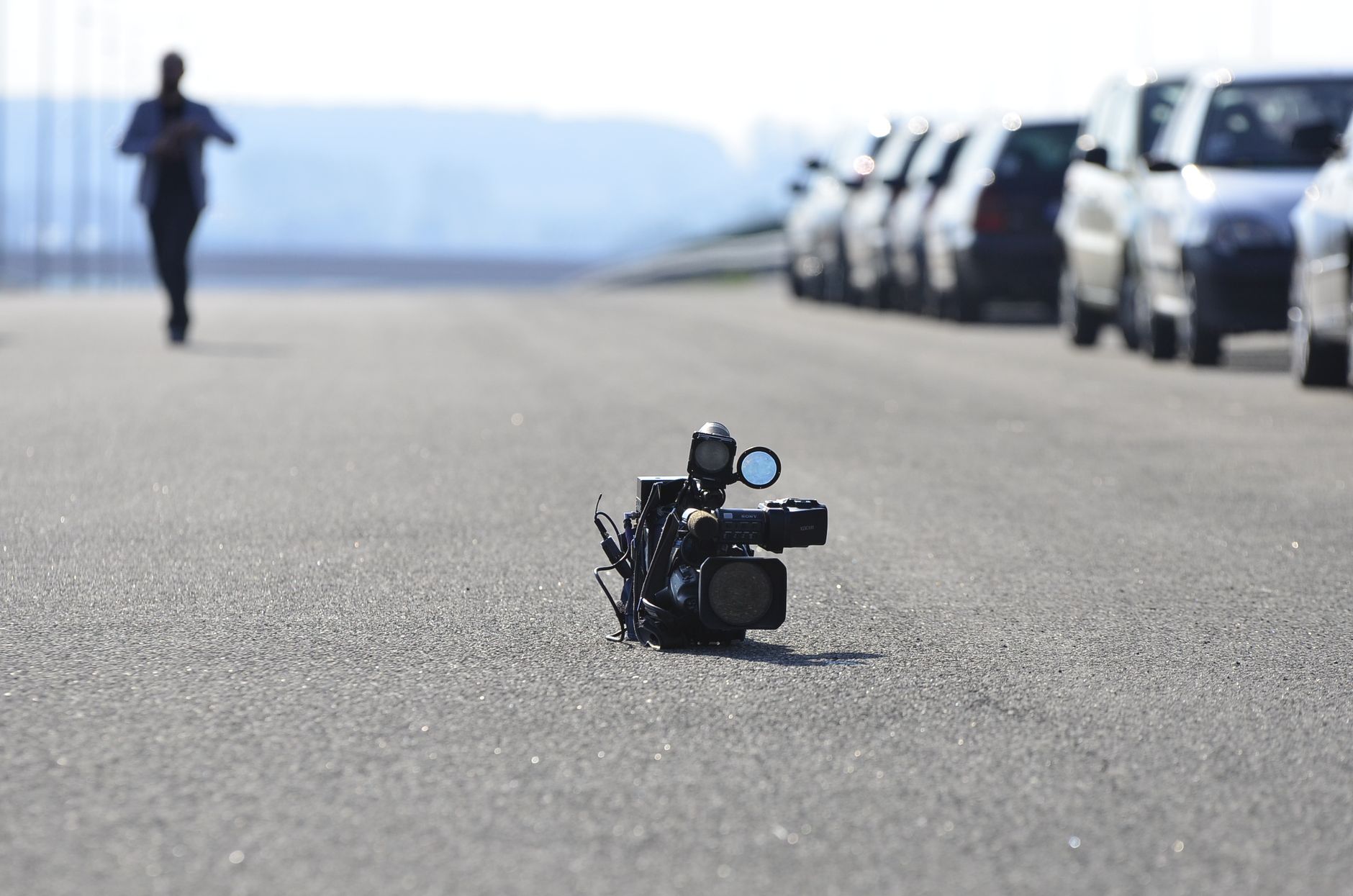 Drive Smarter, Drive Safer: Best Dash Cams for 2026 Reviewed 2 A close-up view of a dash cam mounted on a car windshield, capturing the road ahead, highlighting the importance of the best dash cams for safety.