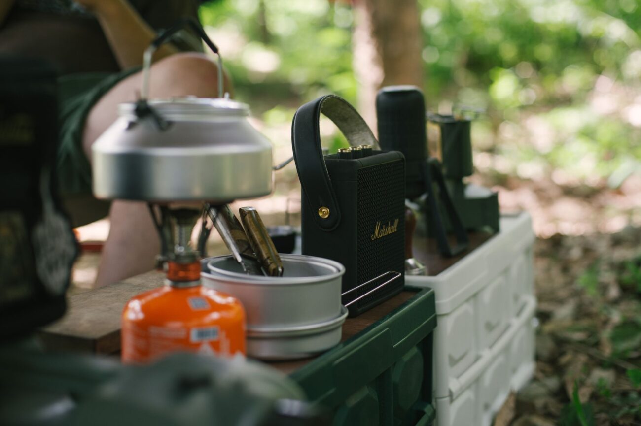 Best Portable Power Stations for 2026: Power Your Adventures & Emergencies 1 A powerful portable power station charging devices at a campsite, highlighting the convenience of portable power stations.