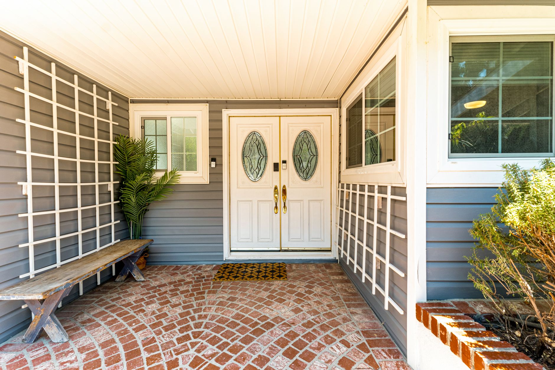 Ring Doorbell vs. Nest: Which Smart Video Doorbell Should You Buy? 2 smart home entrance comparing ring doorbell vs nest installation