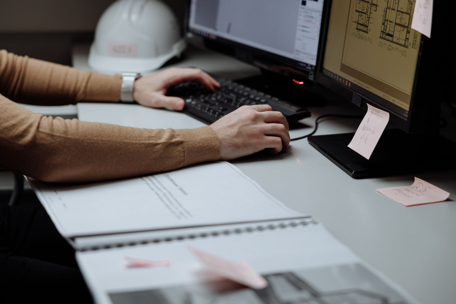 4K Monitor vs. 1440p Monitor: Which Should You Buy? 7 Creative professional editing high resolution content on a monitor