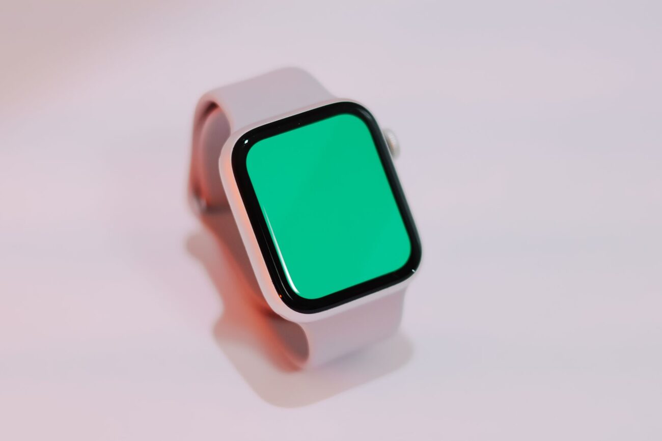 How to Repair a Smartwatch Display or Screen: A Comprehensive Guide 1 A technician using precision tools for smartwatch screen repair
