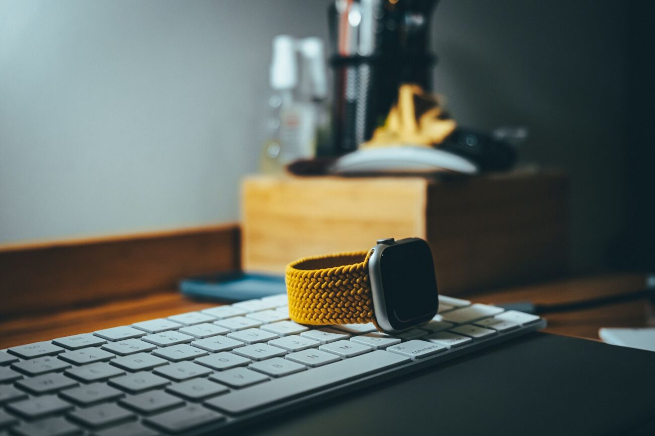 How to Fix When a Smartwatch Won't Charge: Complete Guide 1 Troubleshooting when a smartwatch won't charge on its dock