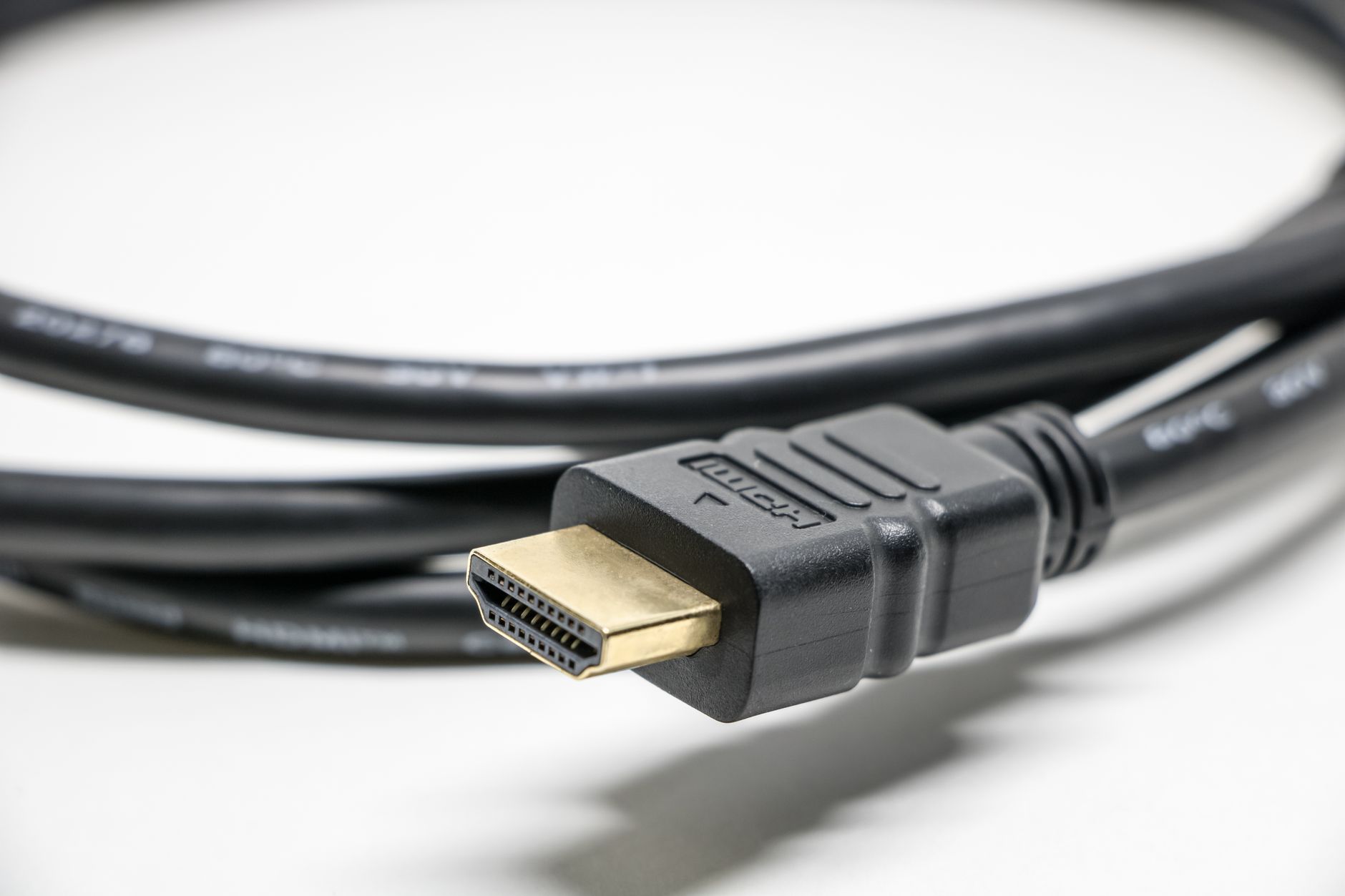 Fix 4K Monitor Blurry Text: Complete Troubleshooting Guide 3 High-speed HDMI cable connected to 4K monitor for blurry text fix